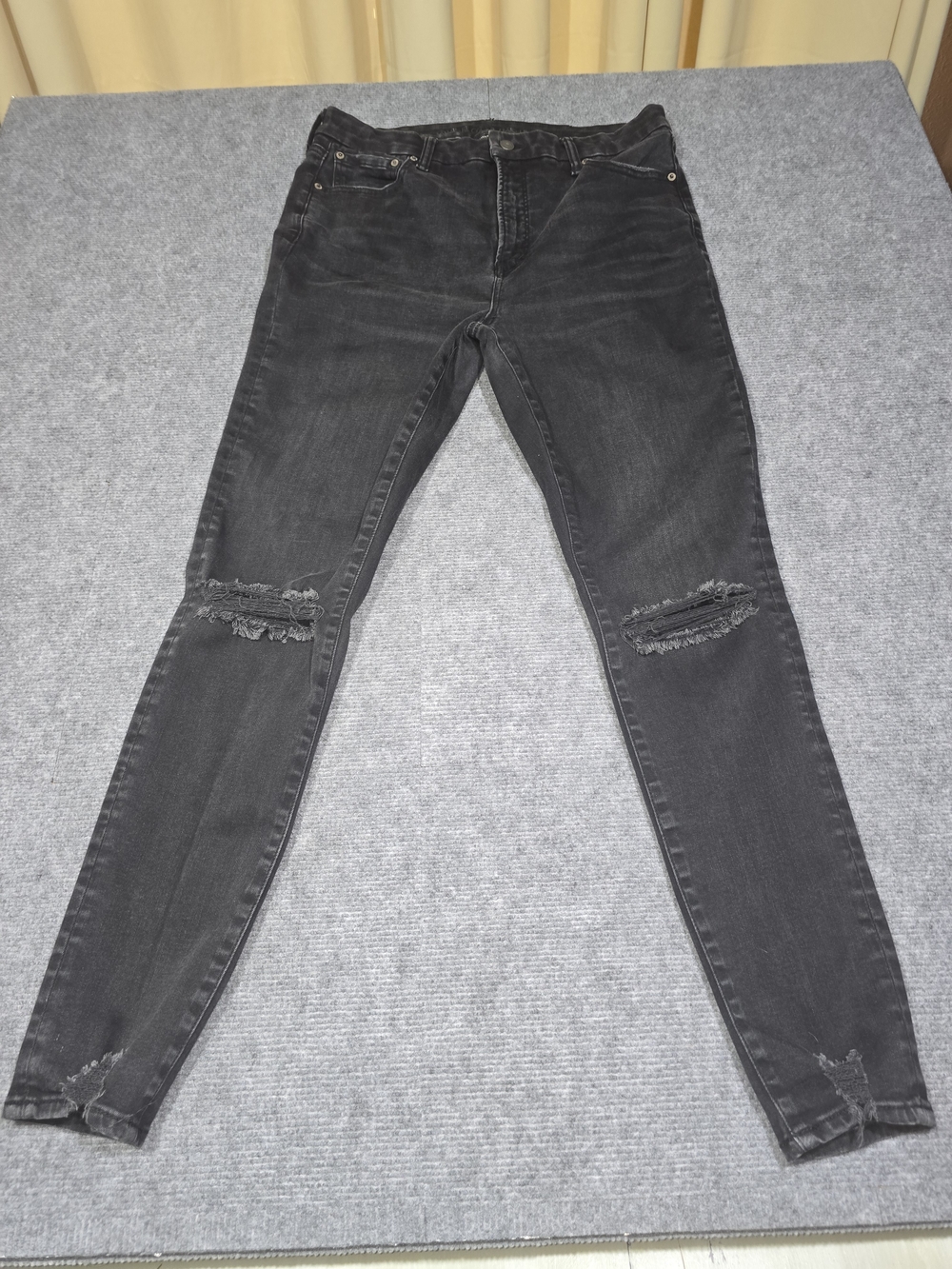 American Eagle Lu(x)e Super Hi-Rise Jegging 16 Long Black Distressed Ripped Jean